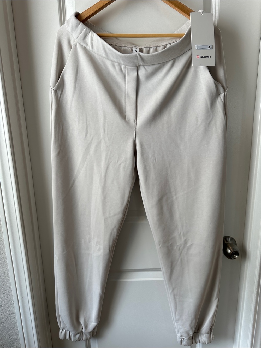 lululemon athletica Light Cream Women's Jogger Pants